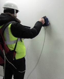 Ультразвуковой прибор определит габариты стен
